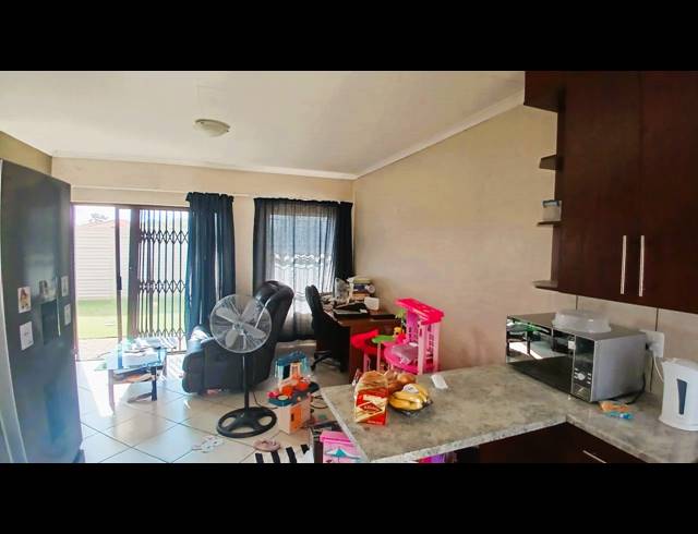 2 BEDROOM TOWNHOUSE FOR SALE IN RIVERSDALE